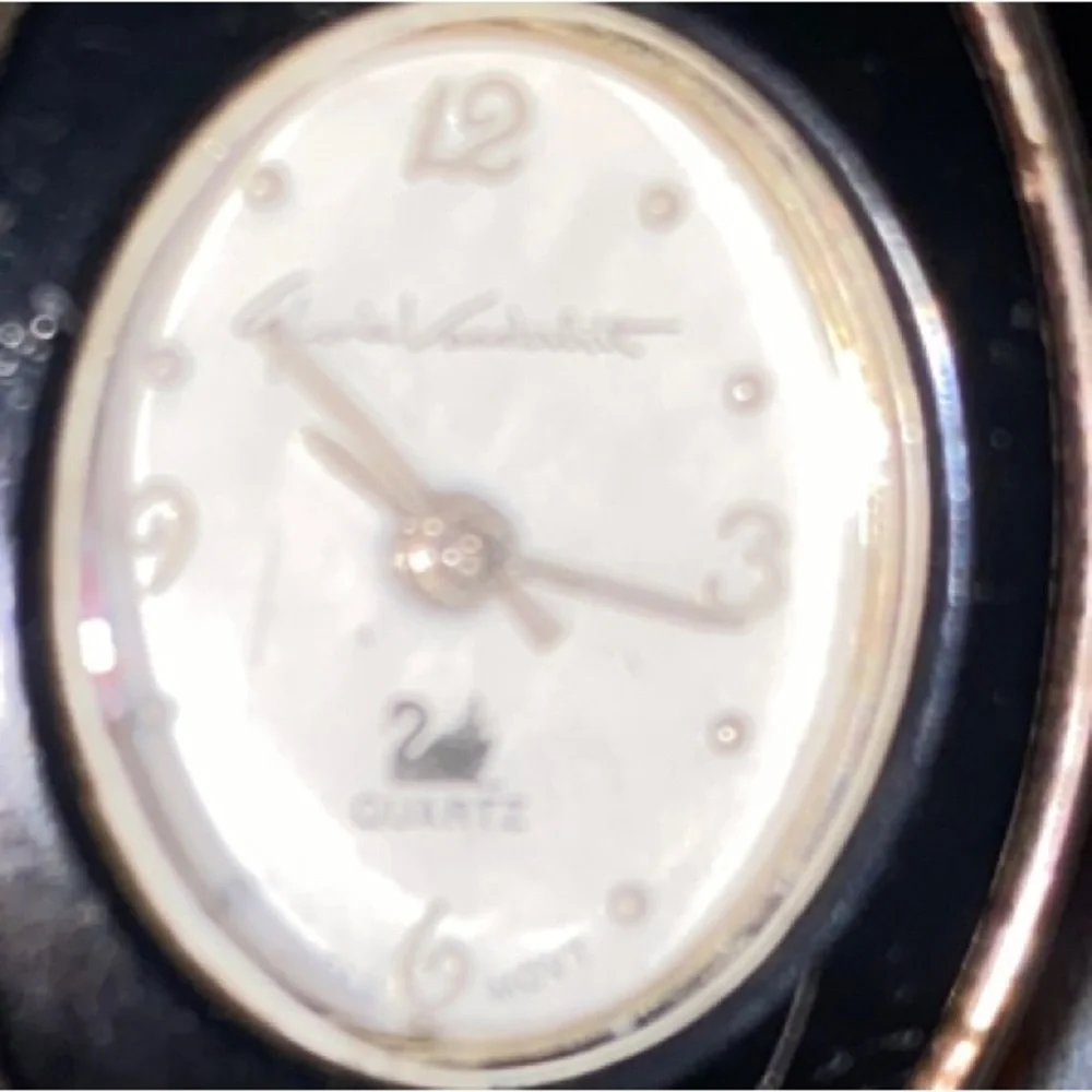 Vintage Gloria Vanderbilt Watch - needs battery